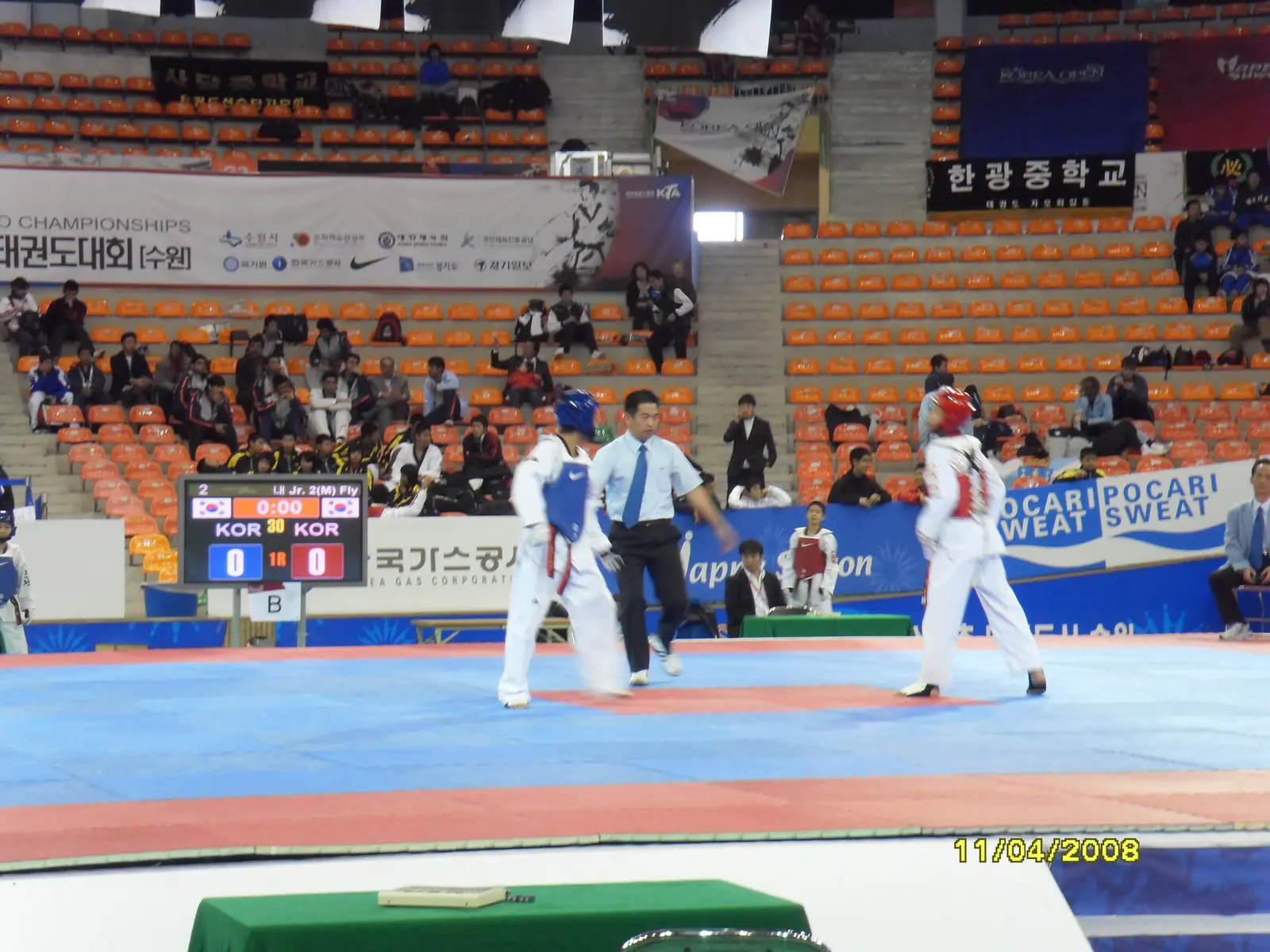Мастер Ли в качестве рефери на турнире Korea Open, 2008 г.